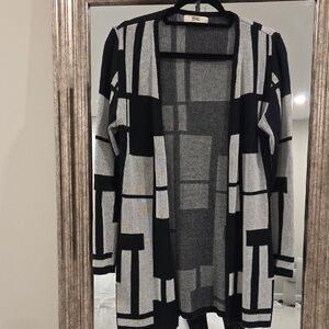 Zephir Women's Black and Gray Geometric Cardigan